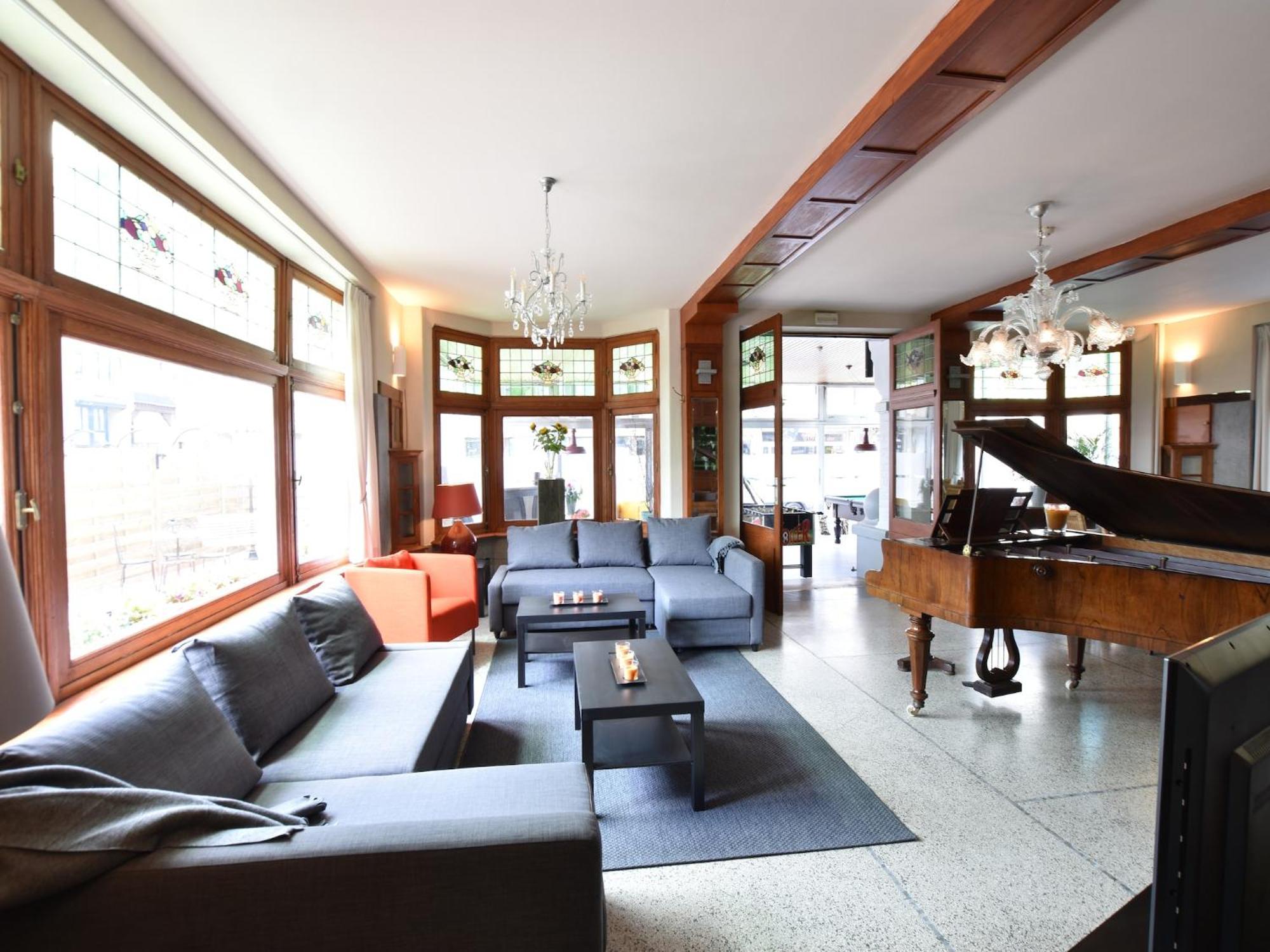 Former Hotel In The Centre And At 50 Metres From The Beach In Panne De Panne Exterior foto